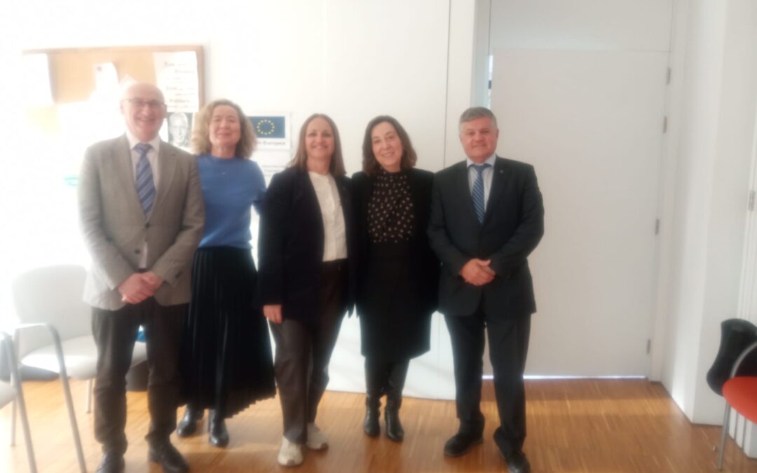 Candidatura «Abogacía por el Cambio» recorre delegaciones de Ribeira, Noia y Muros en un mensaje de renovación y cercanía